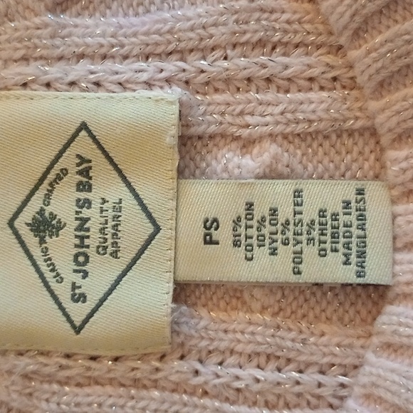 PALE PINK CABLE KNIT SWEATER, LONG SLEEVES, CREW NECK,VERY LGHT SPARKLES - Picture 9 of 10